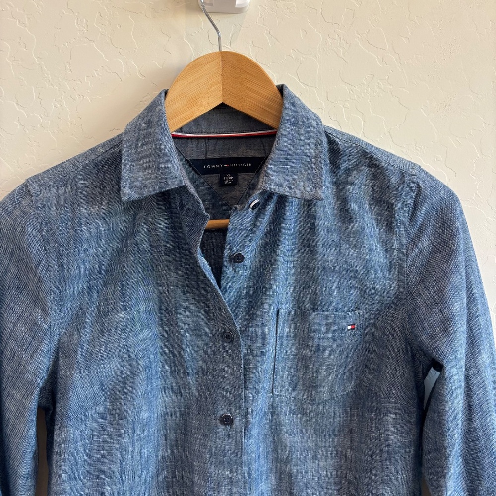 Tommy Hilfiger Blue Chambray Button Down Shirt - Women’s Size XS - Picture 2 of 10